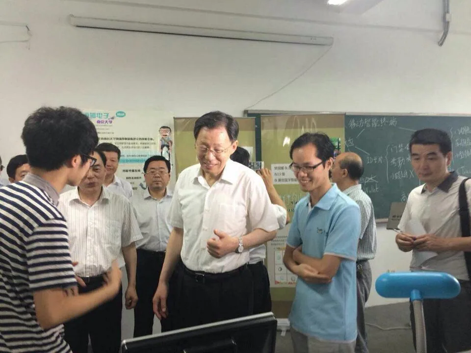 苏延所联席主任陈海挑陪同李学勇省长考察—图片1